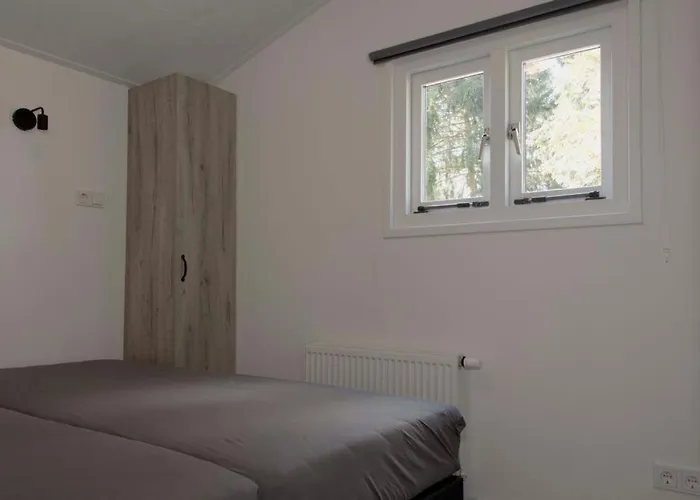 Huisjes Reewold In Rustige En Mooie Omgeving *