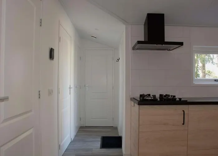 Huisjes Reewold In Rustige En Mooie Omgeving 木屋